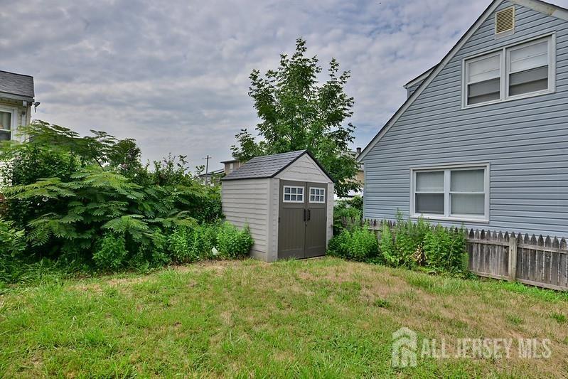 Christopher St, Carteret, NJ 07008