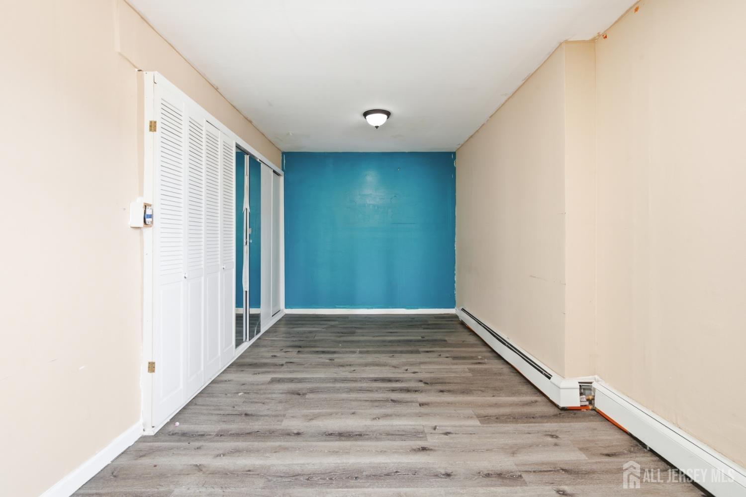 Mercer St, Carteret, NJ 07008