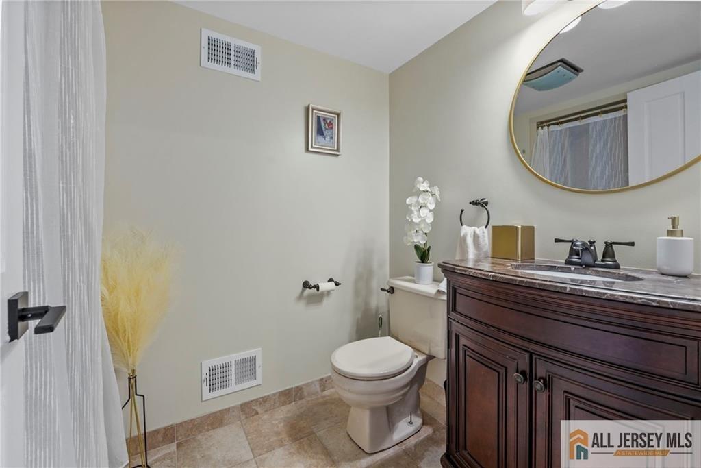 Alden Ave, Edison, NJ 08820