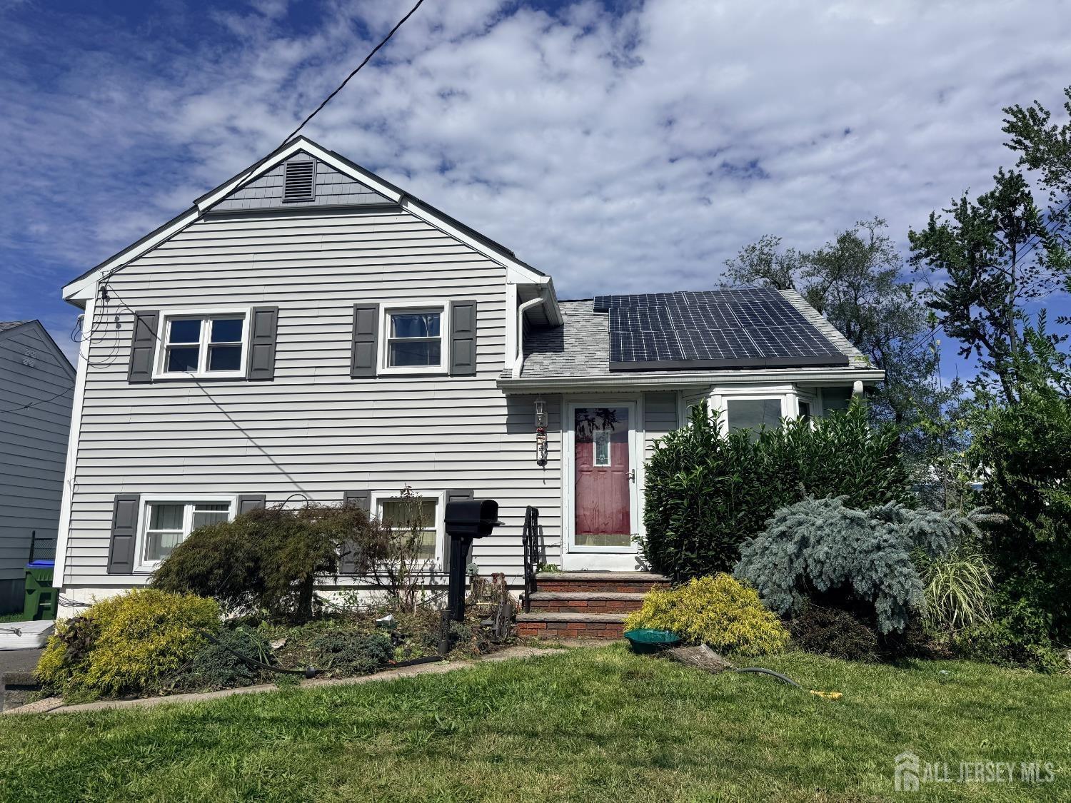 S Heathcote Ave, Edison, NJ 08817