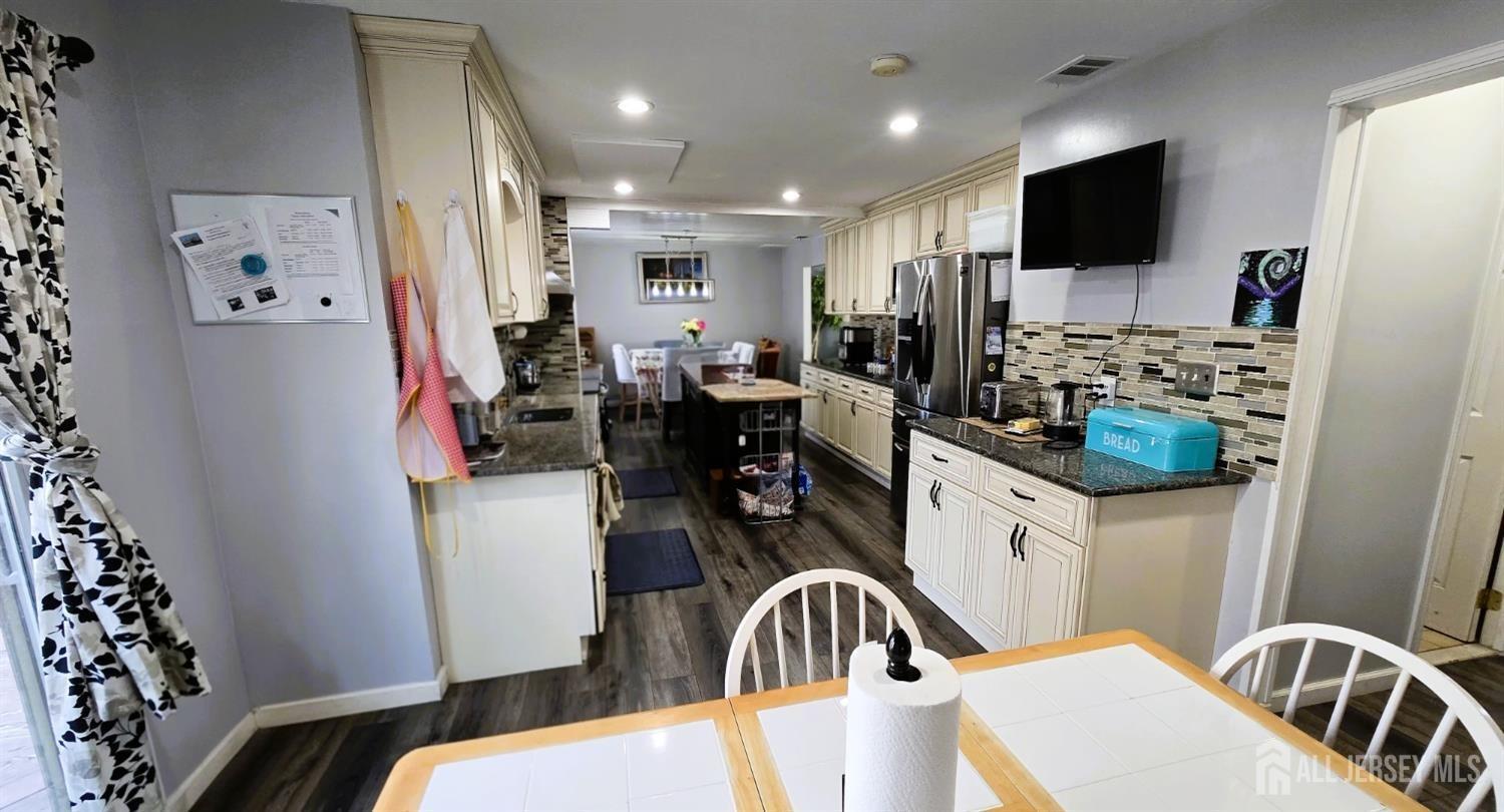 Stradford Rd, Parlin, NJ 08859