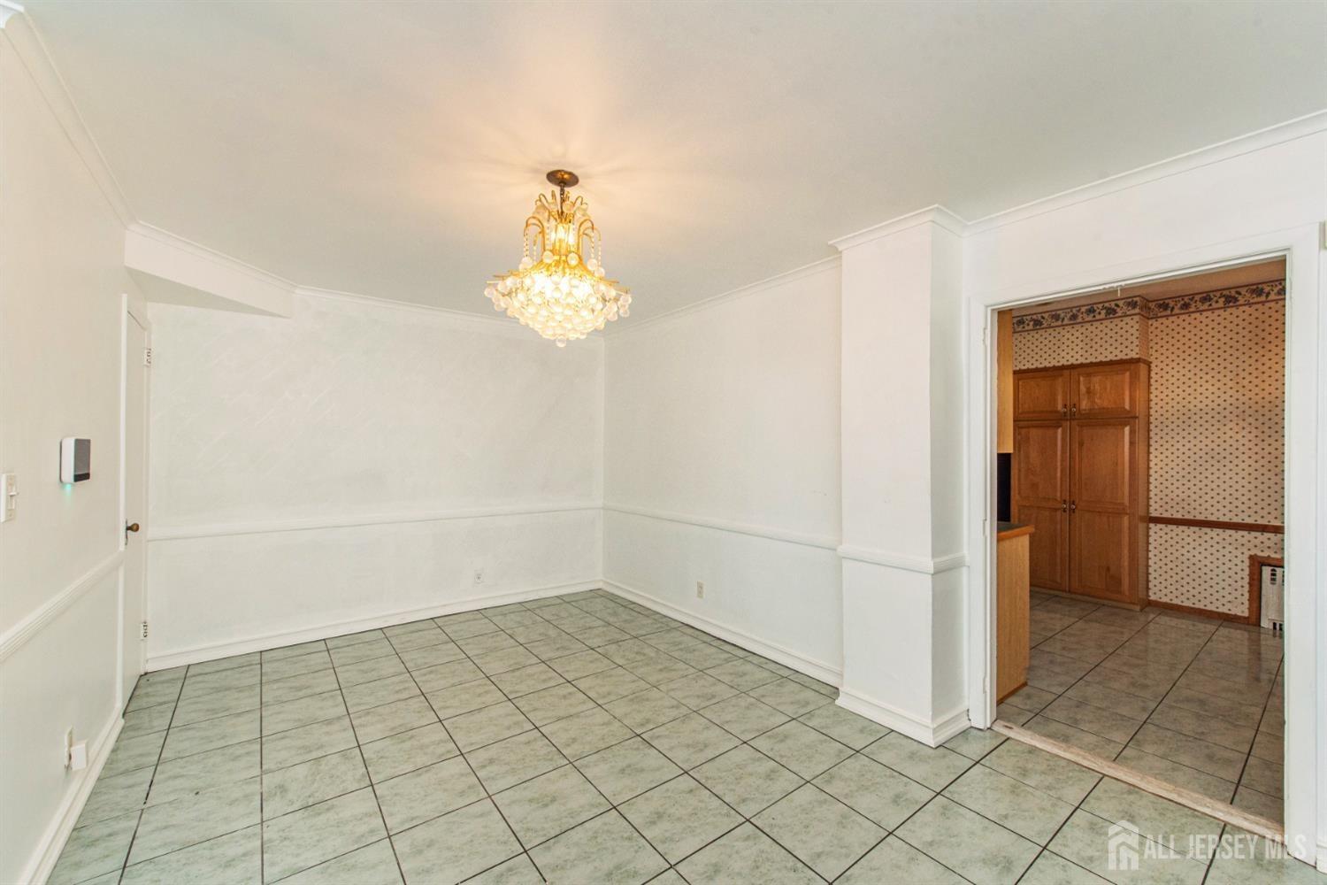 W 56th St, Bayonne, NJ 07002