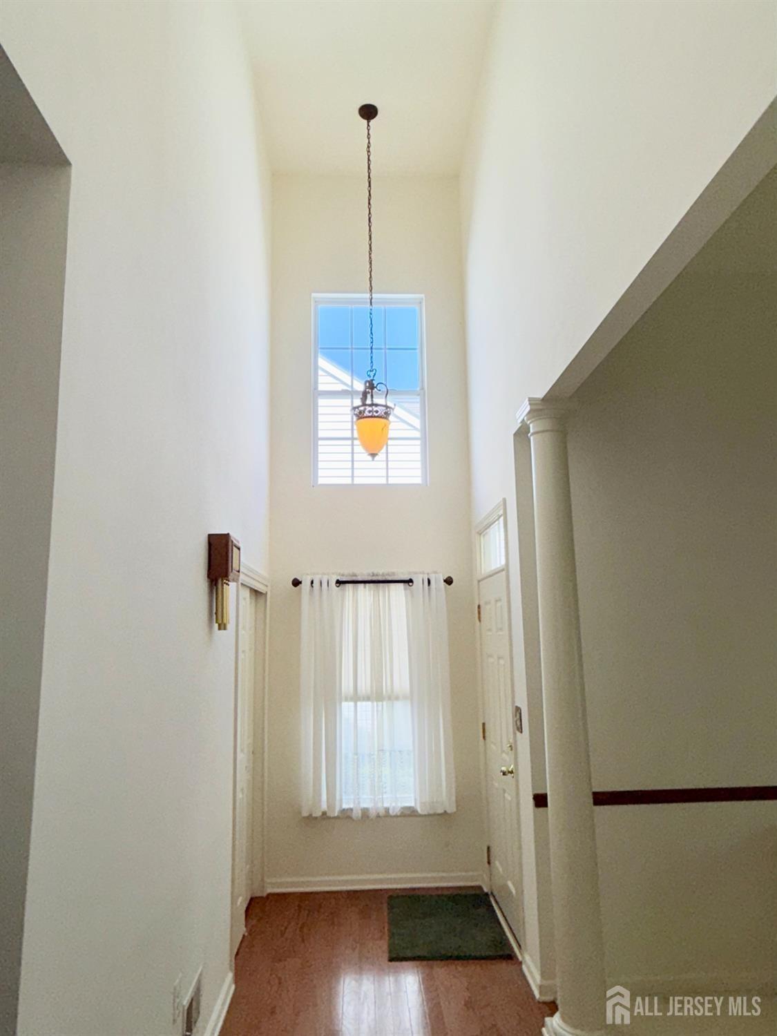 Holly Manor Ct, Helmetta, NJ 08828