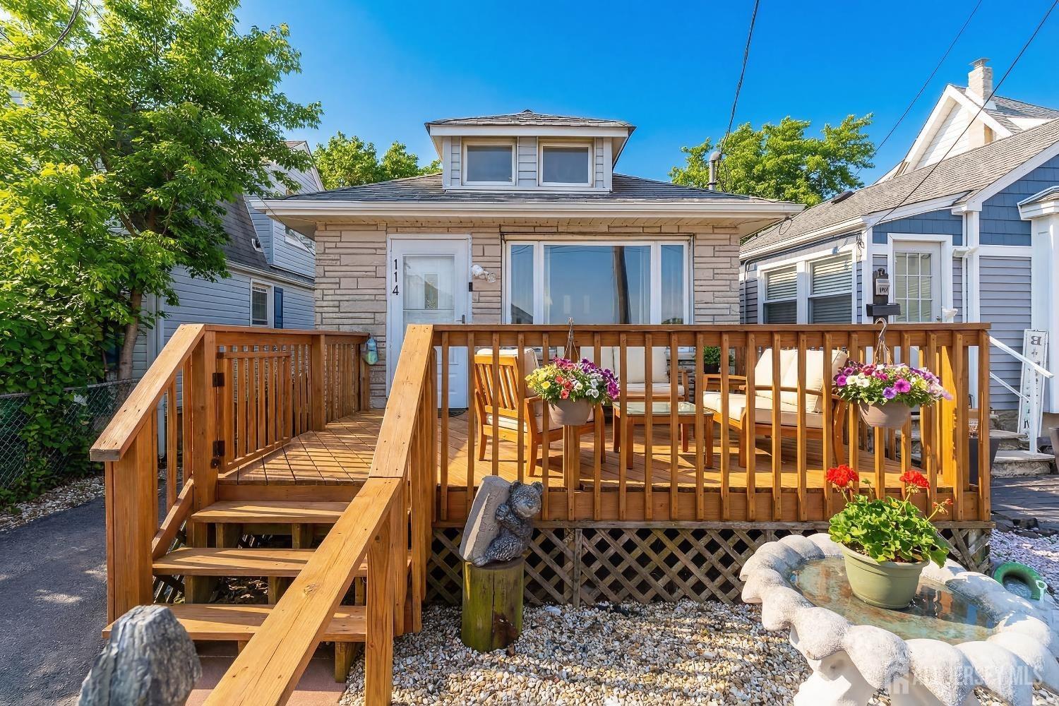 Shoreland Cir, South Amboy, NJ 08879