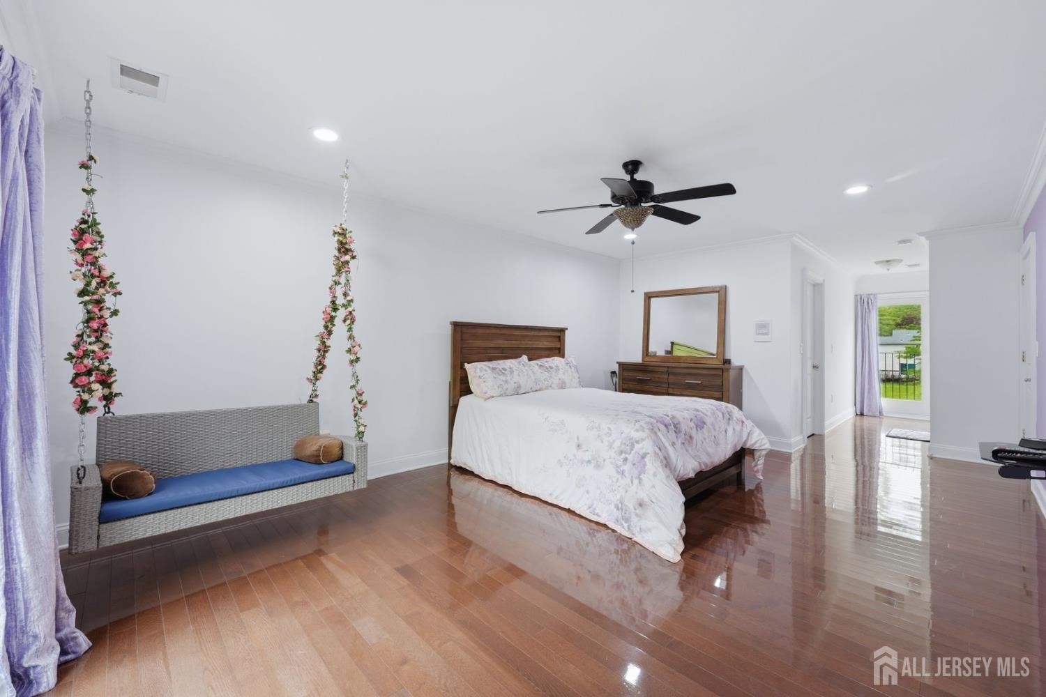Park Ave, Edison, NJ 08820