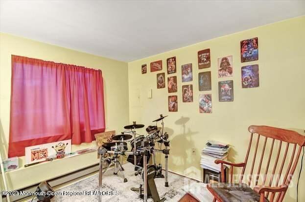 Holly Dr, Perth Amboy, NJ 08861