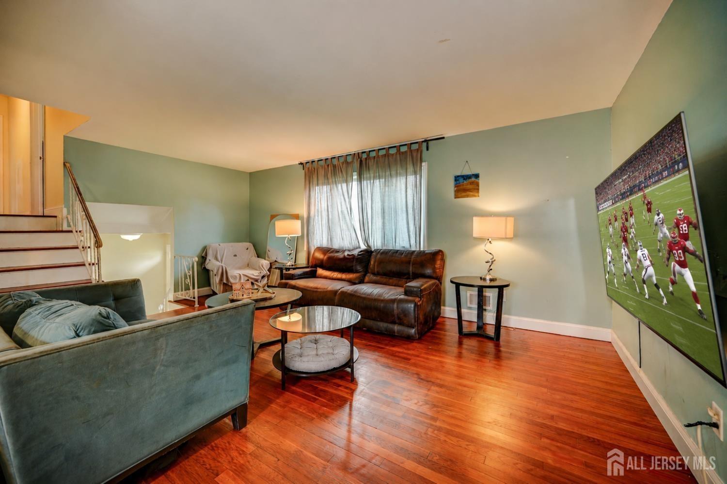 Stima Ave, Carteret, NJ 07008