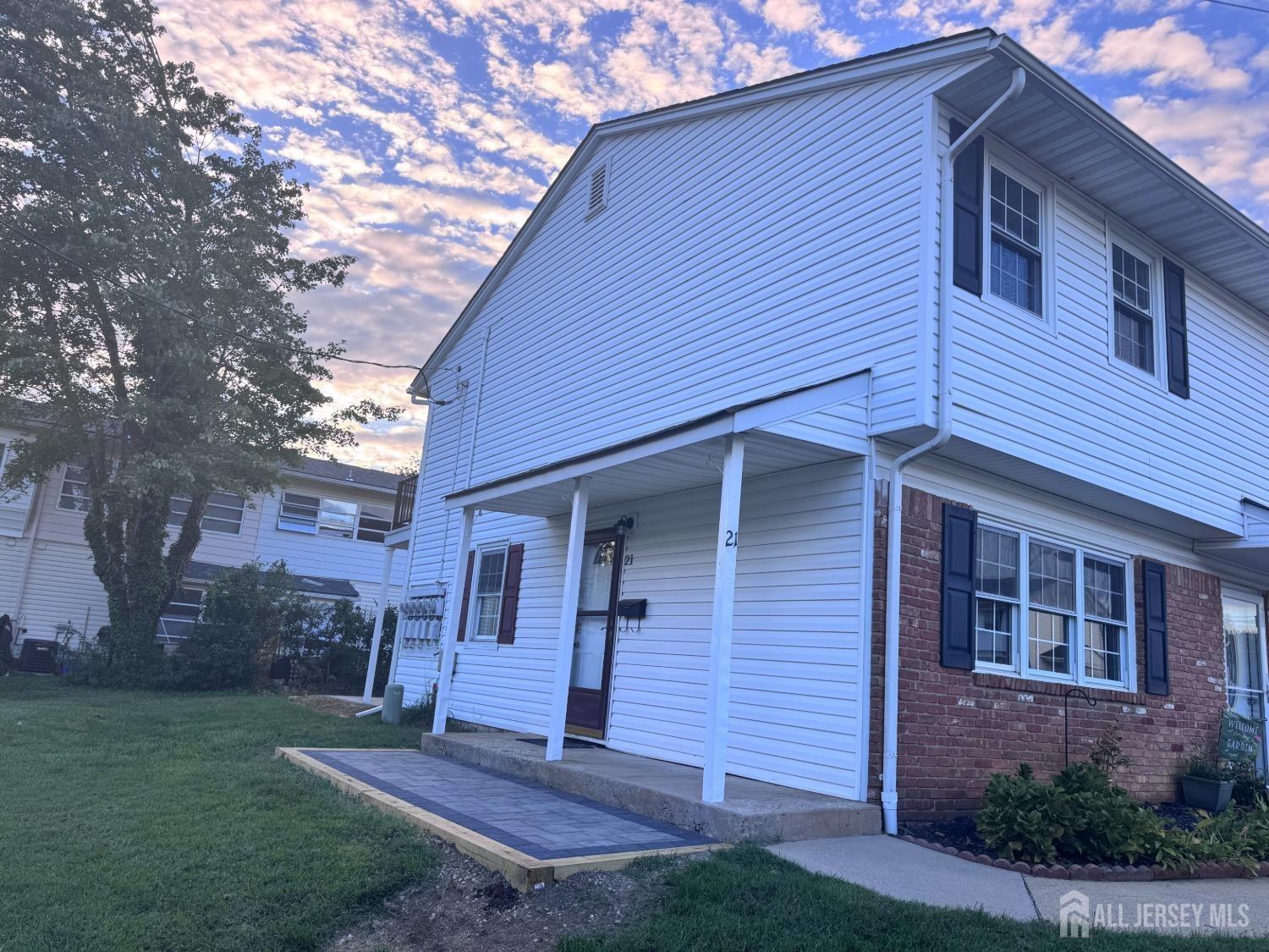 Iowa Ct, Matawan, NJ 07747
