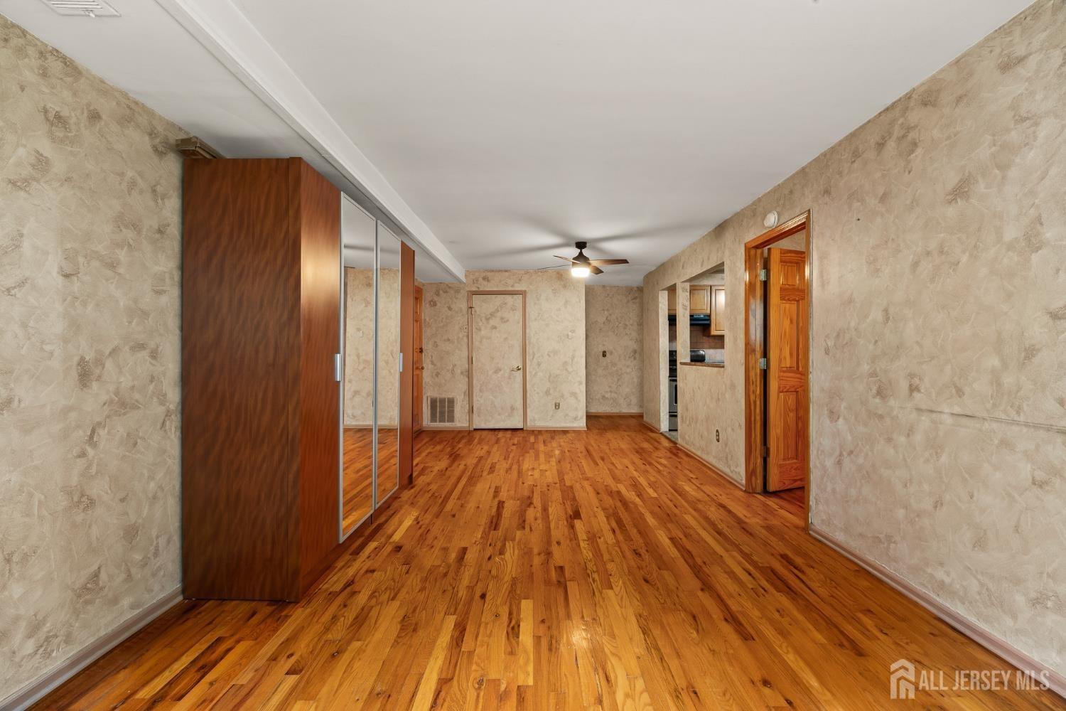 College Dr, Edison, NJ 08817