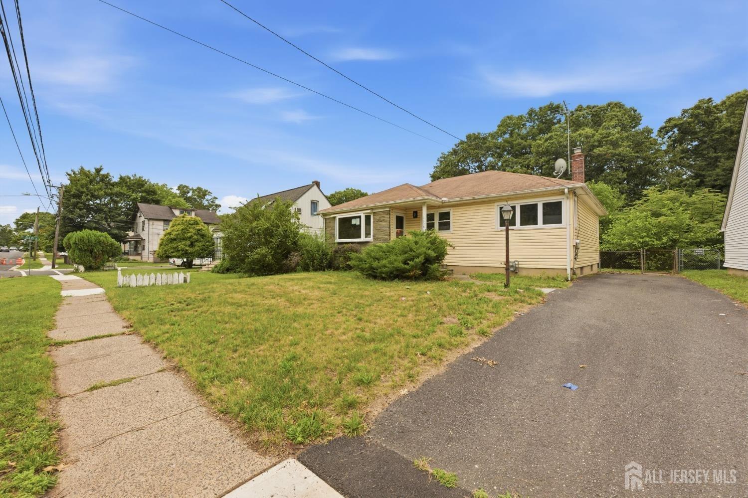 Grant Ave, South Plainfield, NJ 07080