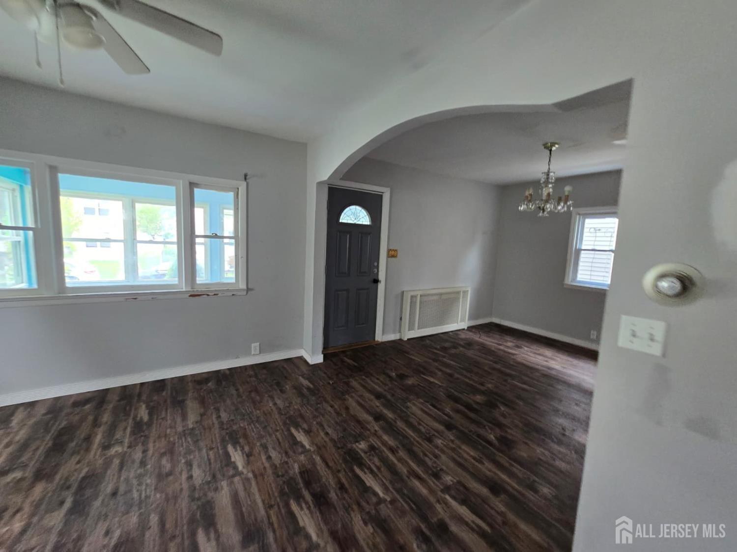 Vale St, Edison, NJ 08817
