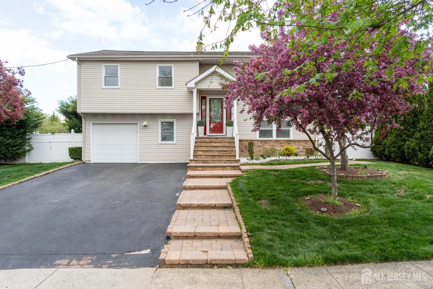 Hopatcong Dr, Lawrence Township, NJ 08648