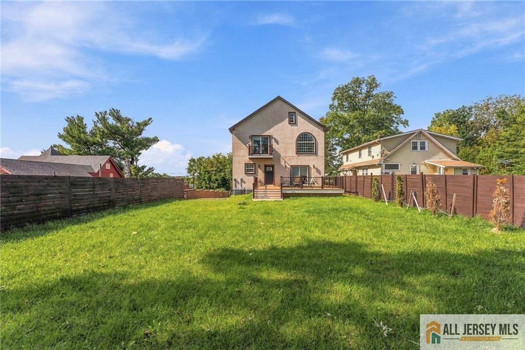 Woodland Ave, Edison, NJ 08820