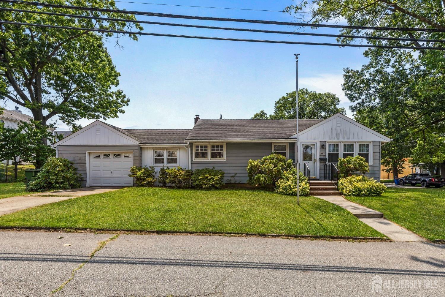 Garfield Pl, Parlin, NJ 08859