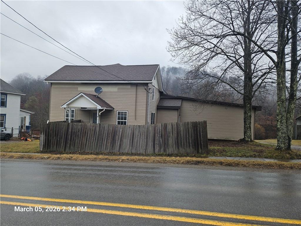 Main St, Bruin, PA 16022