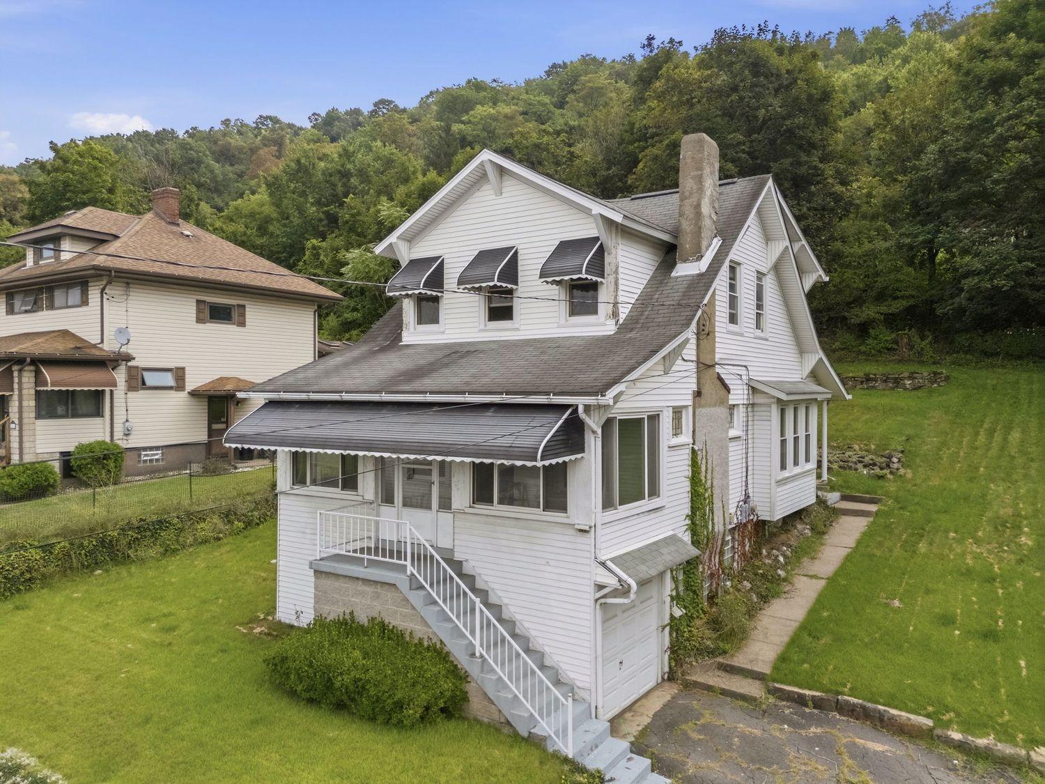 Marie St, Glassport, PA 15045