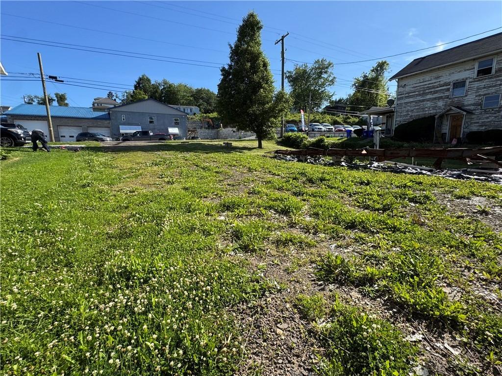 N Gallatin Ave, Uniontown, PA 15401