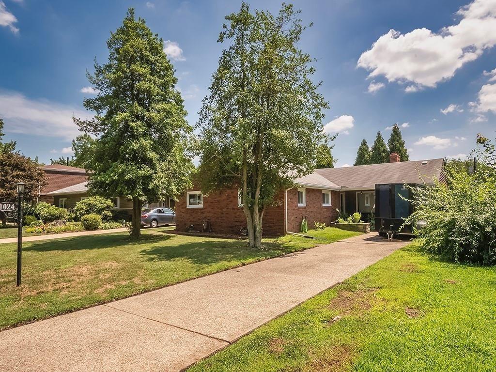 Knollwood Rd, New Kensington, PA 15068