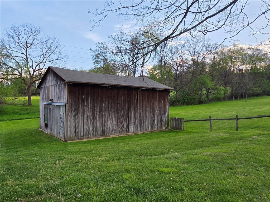 Bentleyville Rd, Charleroi, PA 15022