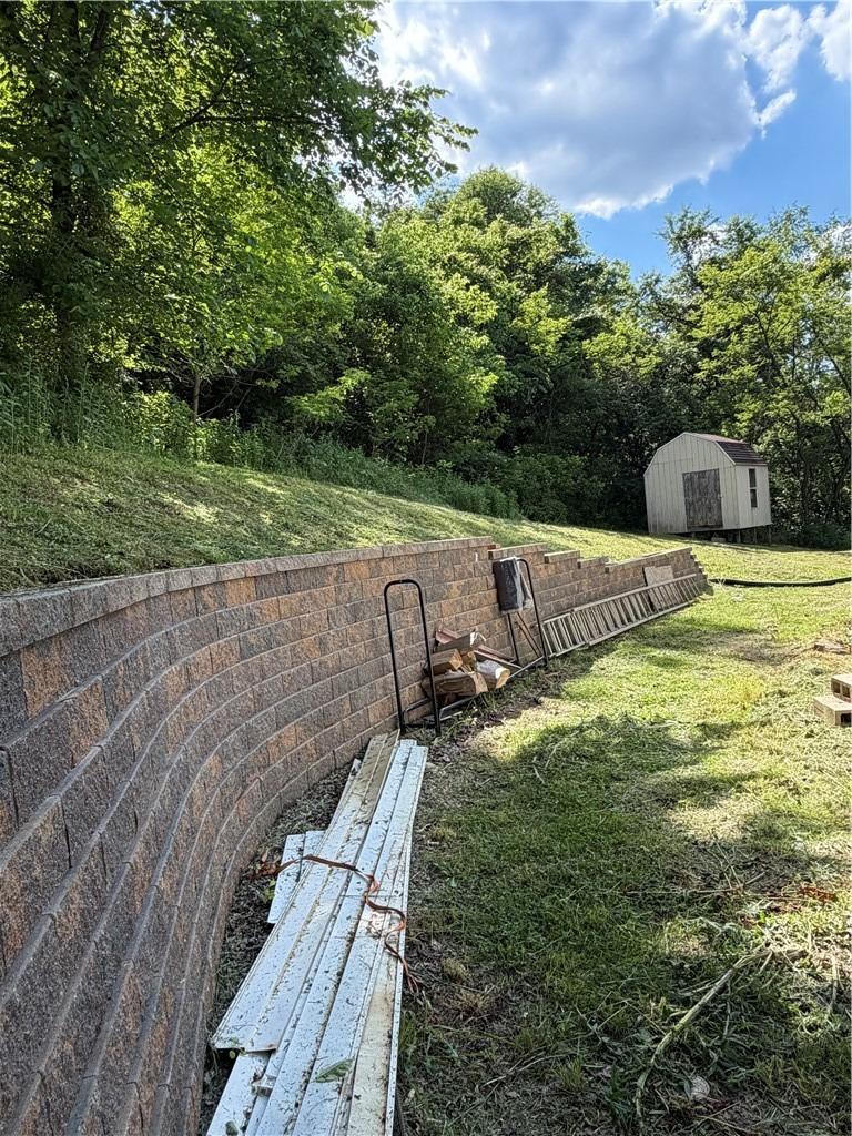 Pumpkin Center Rd, Finleyville, PA 15332