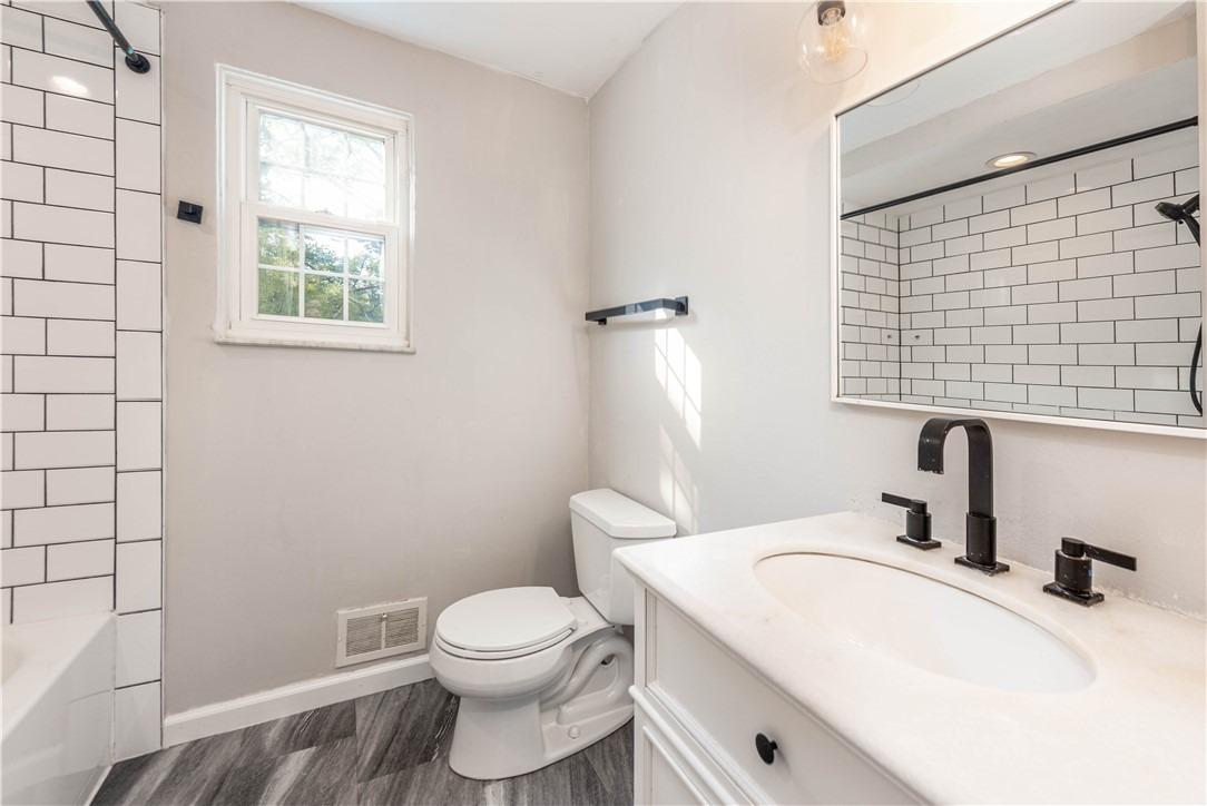 Pesavento Dr, Bridgeville, PA 15017