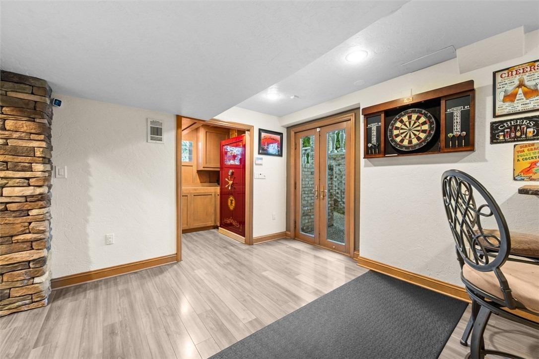 Ten Point Cir, Trafford, PA 15085