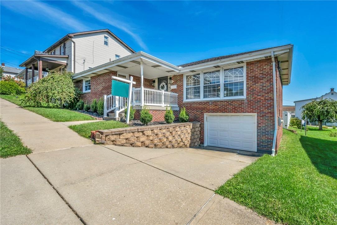 S Hitchman St, Mount Pleasant, PA 15666