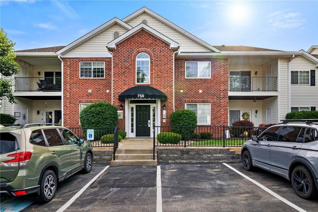 Hidden Ridge Ct, South Park, PA 15129