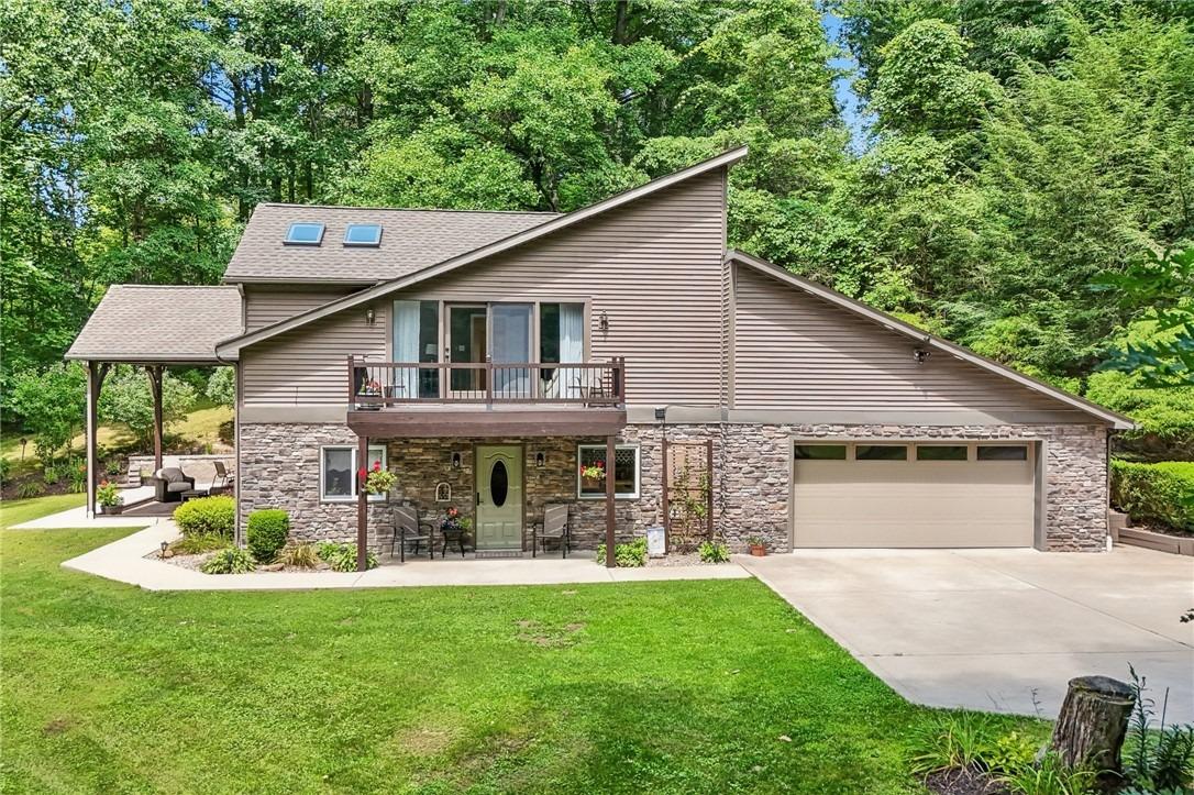 Davis Rd, Ellwood City, PA 16117