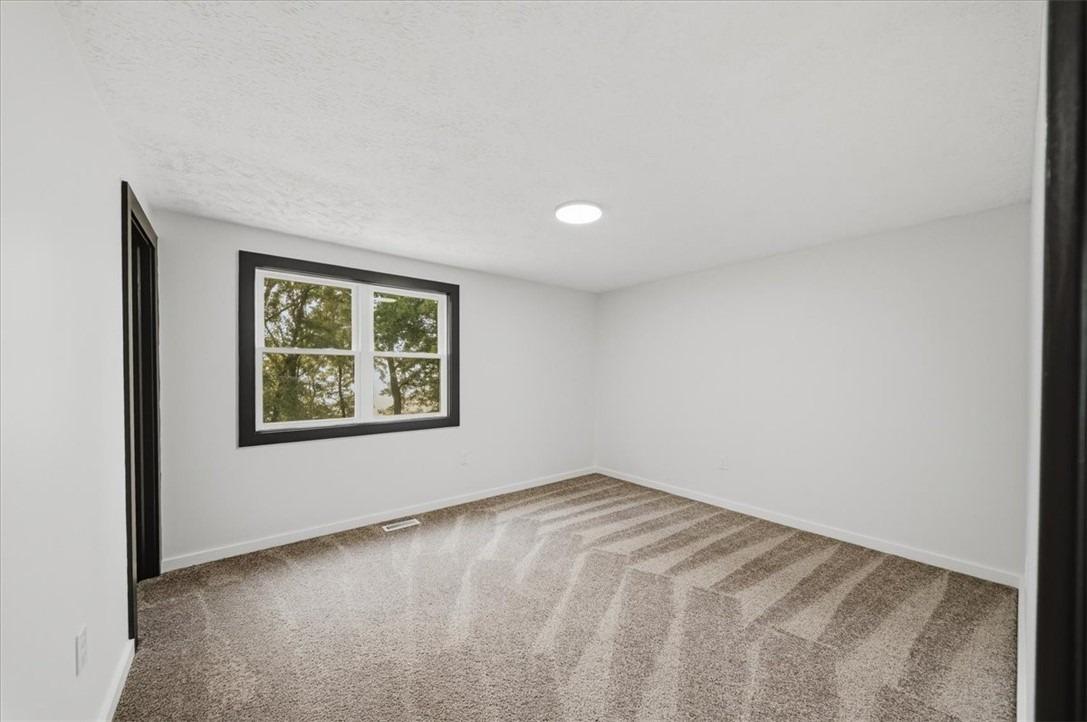 Rivercrest Dr, Coraopolis, PA 15108