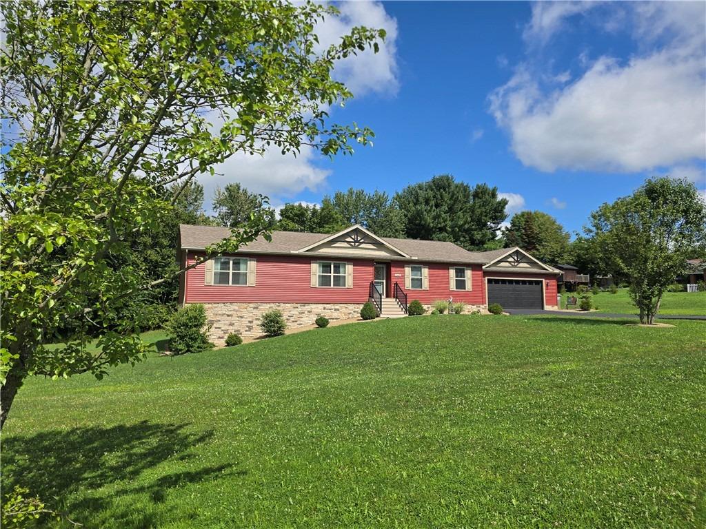 Sunset Dr, Butler, PA 16001