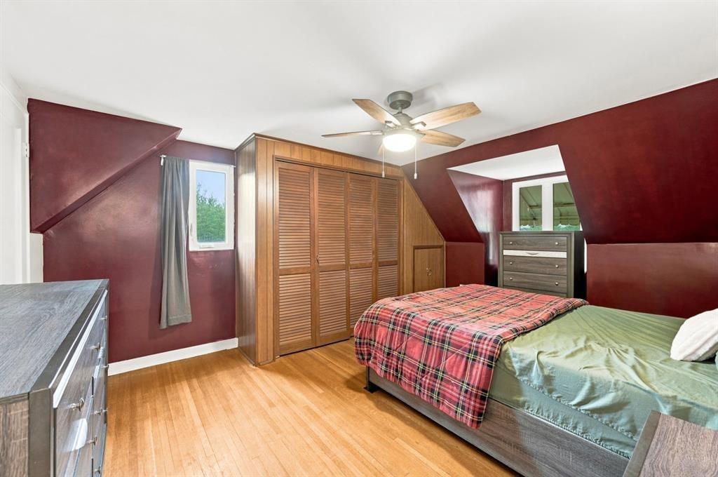 Meadow Ln, Rochester, PA 15074