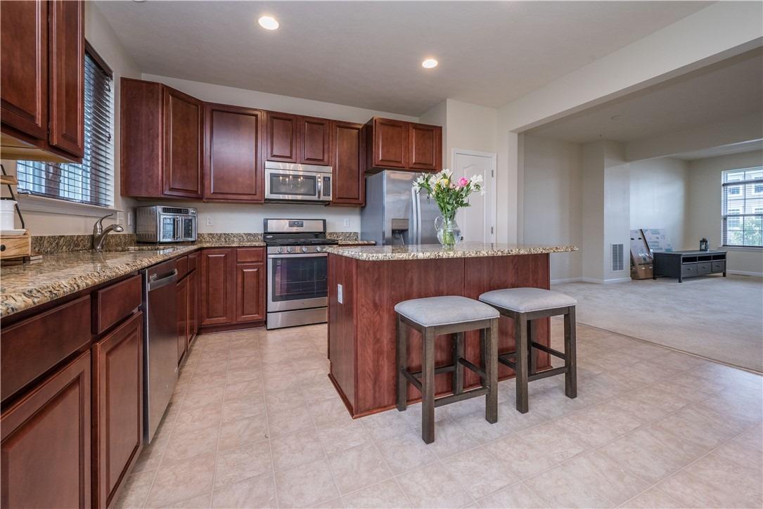 Roosevelt Dr, Mc Kees Rocks, PA 15136