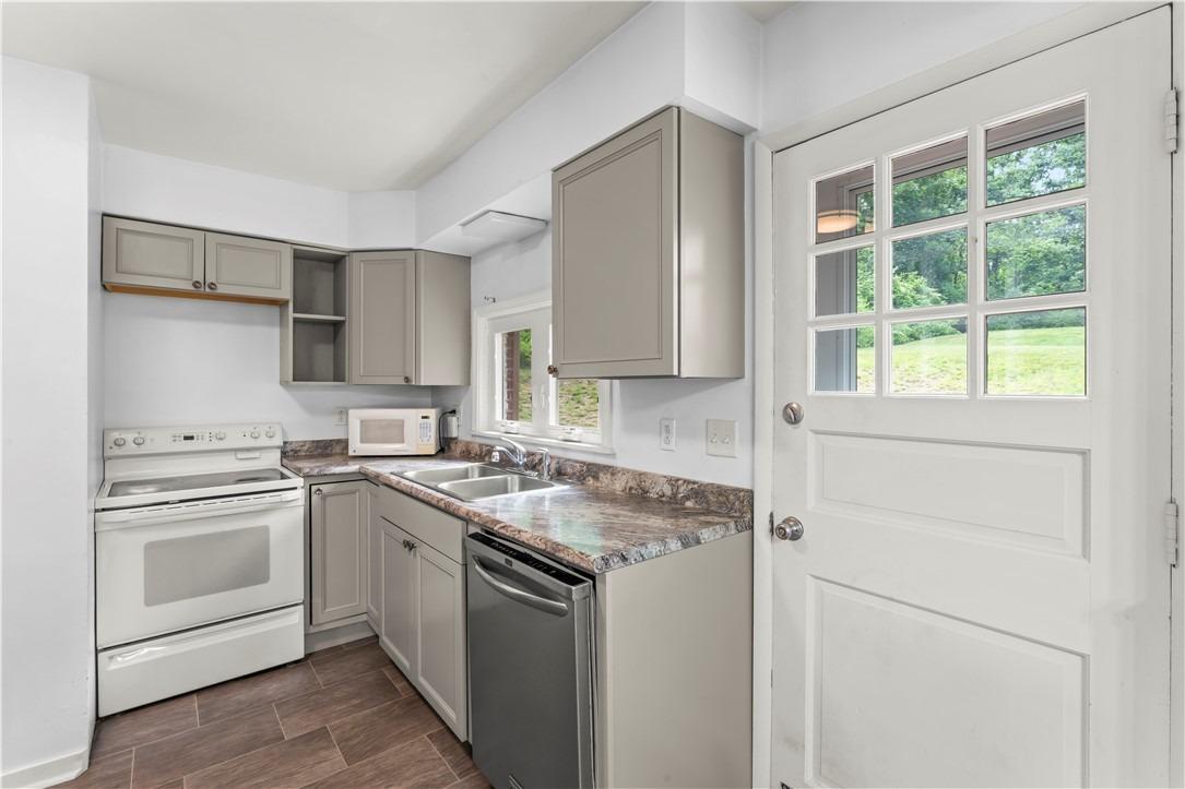 Chartiers Run Rd, Canonsburg, PA 15317