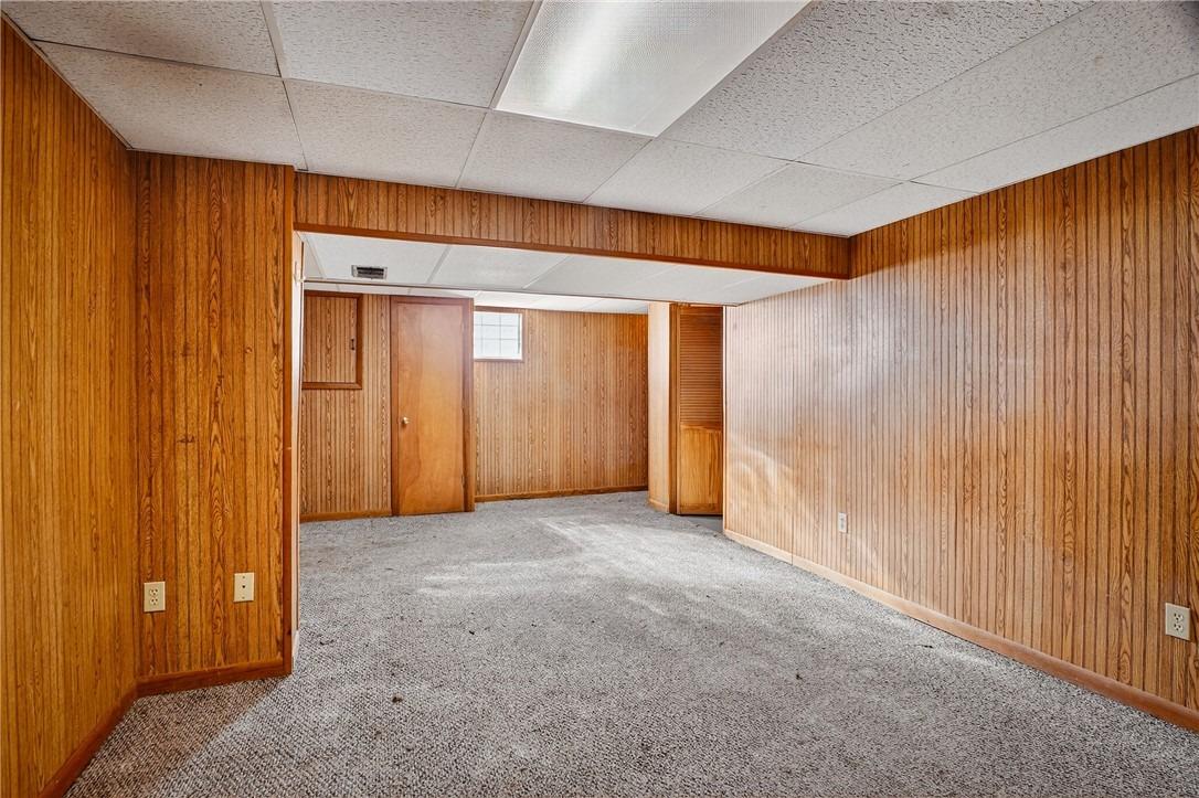 Alberta Dr, West Mifflin, PA 15122