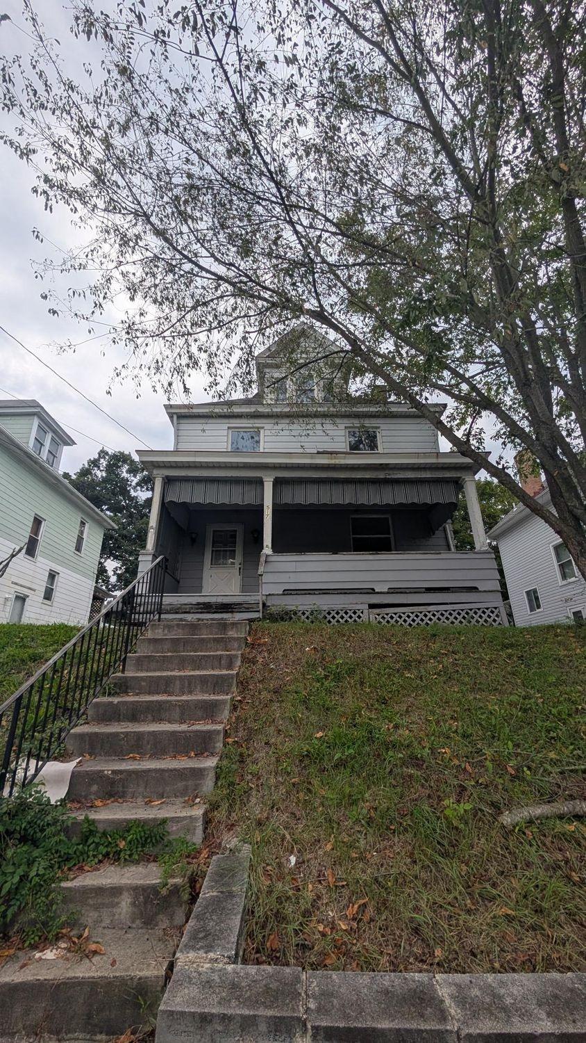 E Moody Ave, New Castle, PA 16105