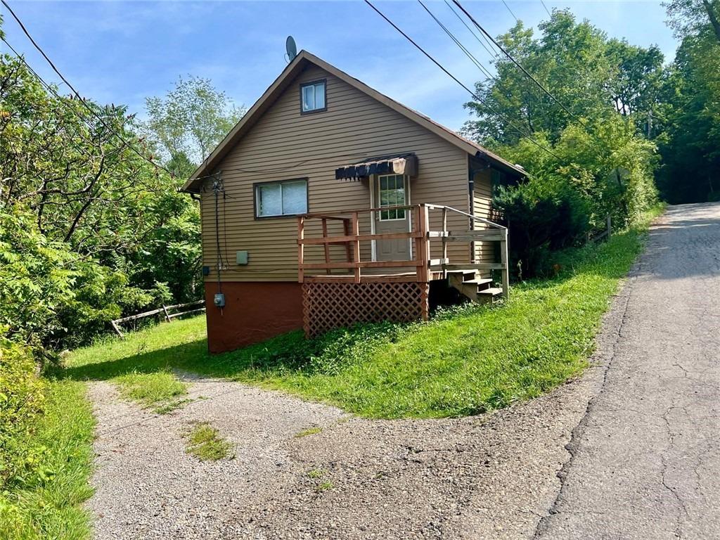 Crawford Rd, Imperial, PA 15126