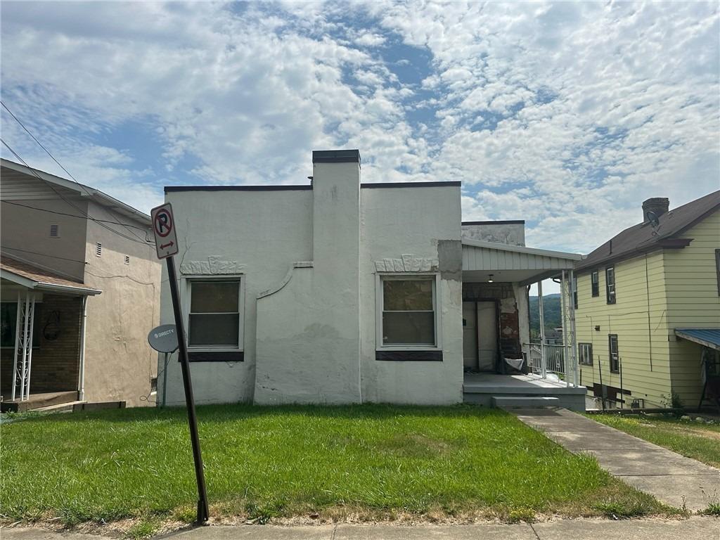 S 9th St, Connellsville, PA 15425