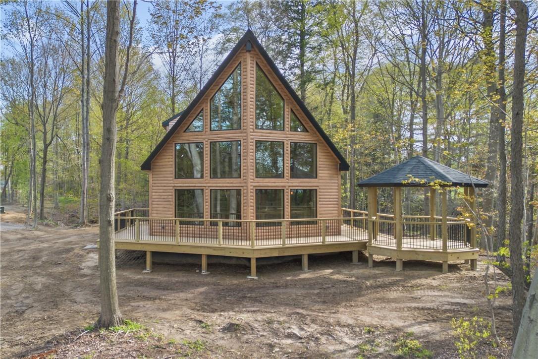 E Lake Rd, Erie, PA 16511