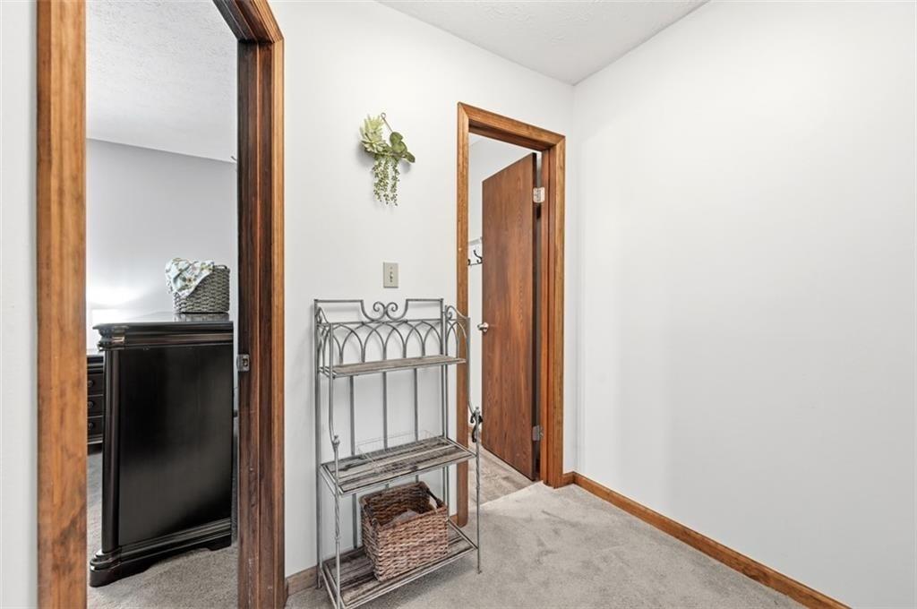 Sunset Cir, Cranberry Township, PA 16066