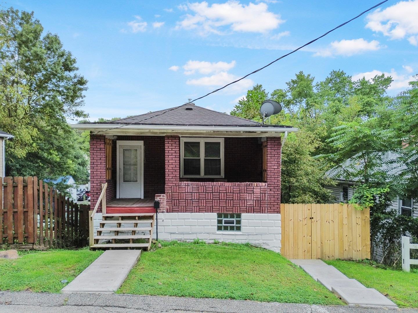 Valley St, Oakmont, PA 15139