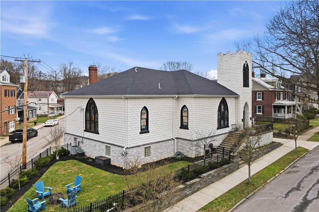 Frederick Ave, Sewickley, PA 15143