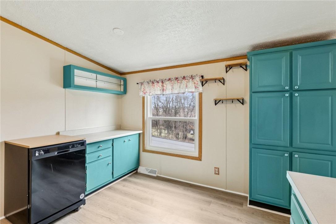 Division St, Irwin, PA 15642