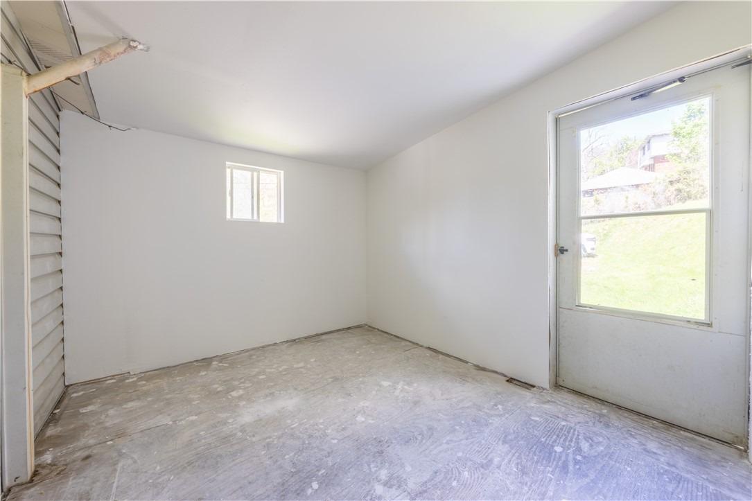 Lynn Rd, Brownsville, PA 15417