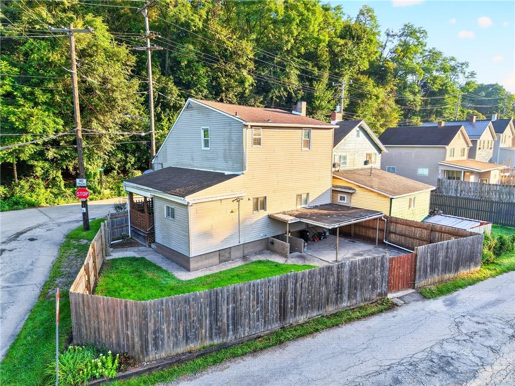 Lafferty St, Jeannette, PA 15644