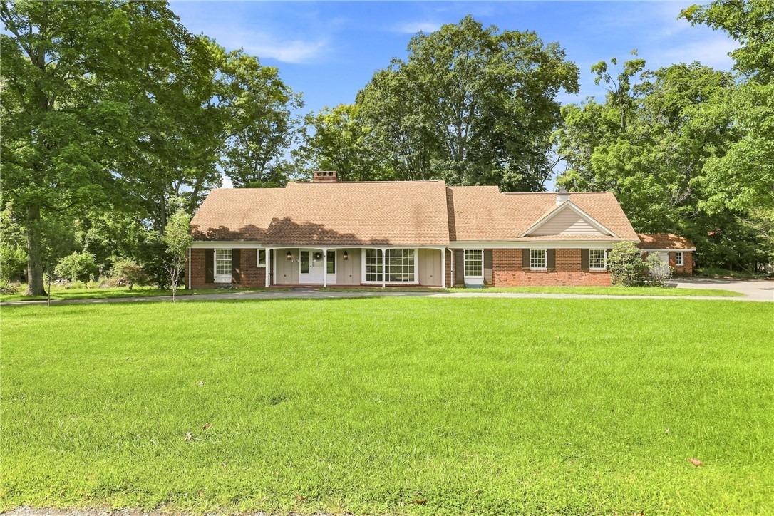 Hermitage Cir, Ligonier, PA 15658