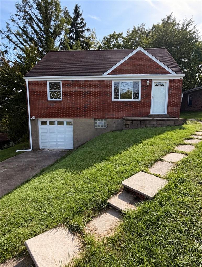 Mohawk St, White Oak, PA 15131