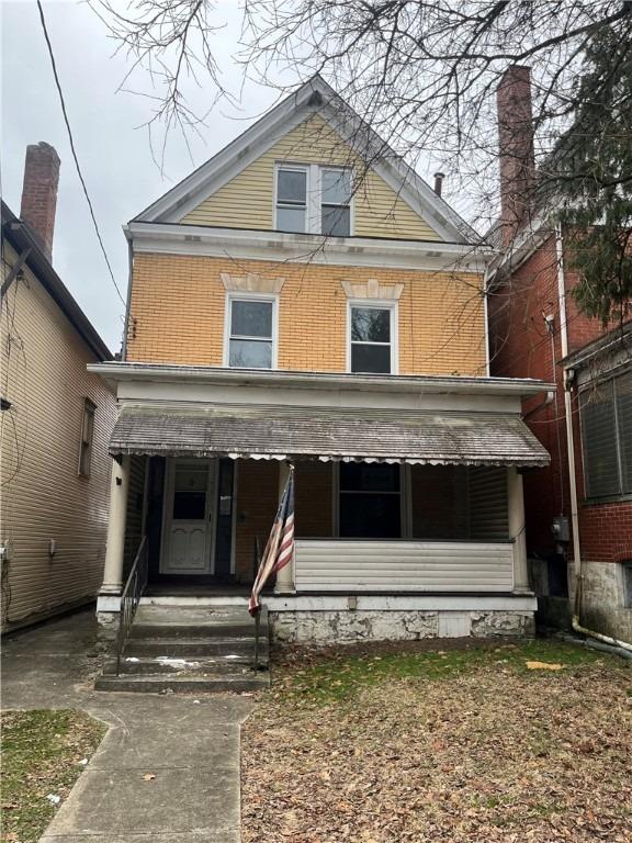 Robinson St, Pitcairn, PA 15140