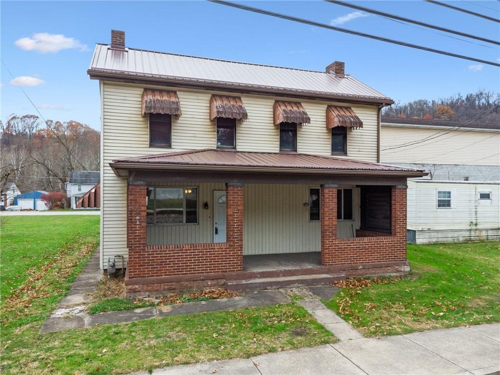2nd Ave, Sutersville, PA 15083