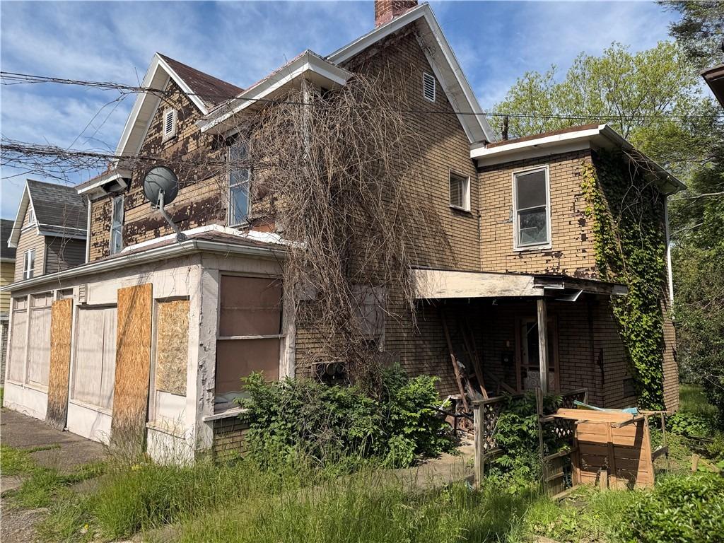 N Gallatin Ave, Uniontown, PA 15401